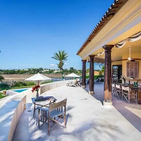 Villa Sleeps 8 Pool Air Con T607883 *