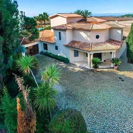 Sleeps 8 Pool Air Con T607883 Villa *