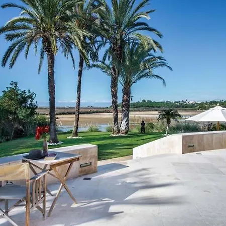 Sleeps 8 Pool Air Con T607883 Villa