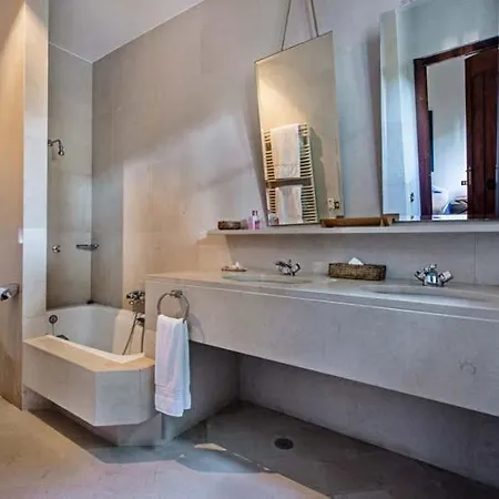 Sleeps 8 Pool Air Con T607883